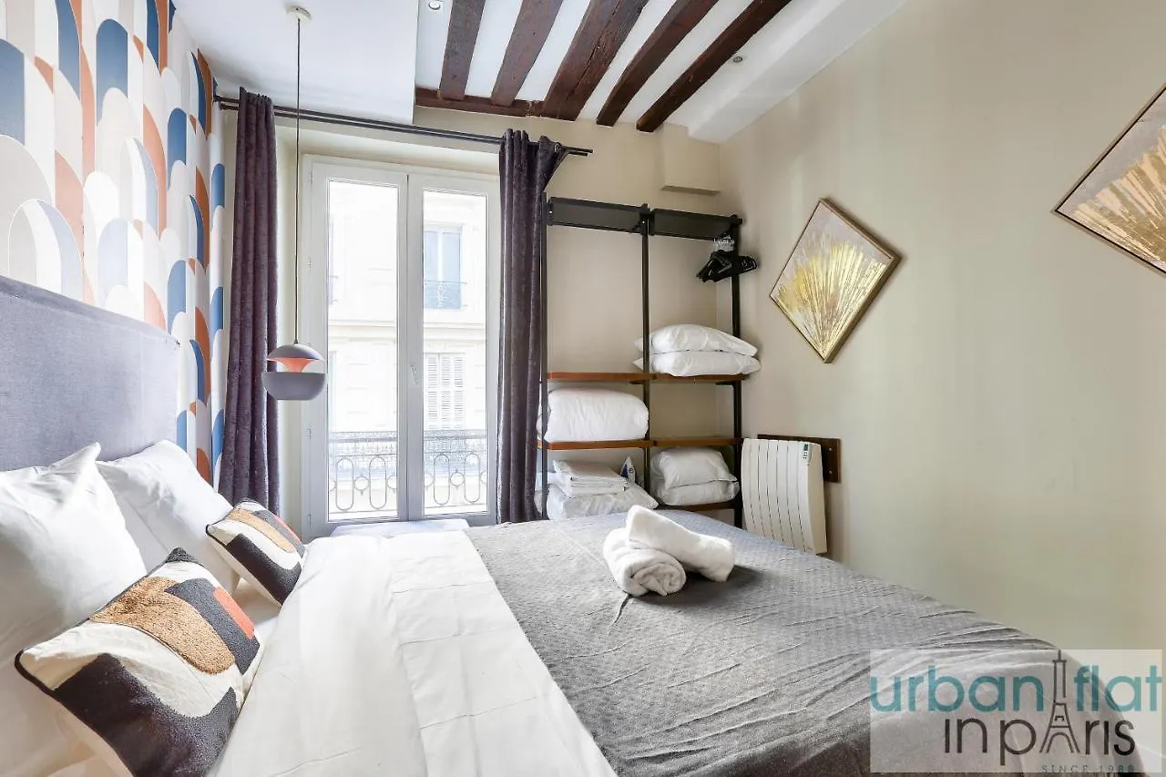 Urban Flat 70 - Authentic 3Bdr Parisian Flat Apartment