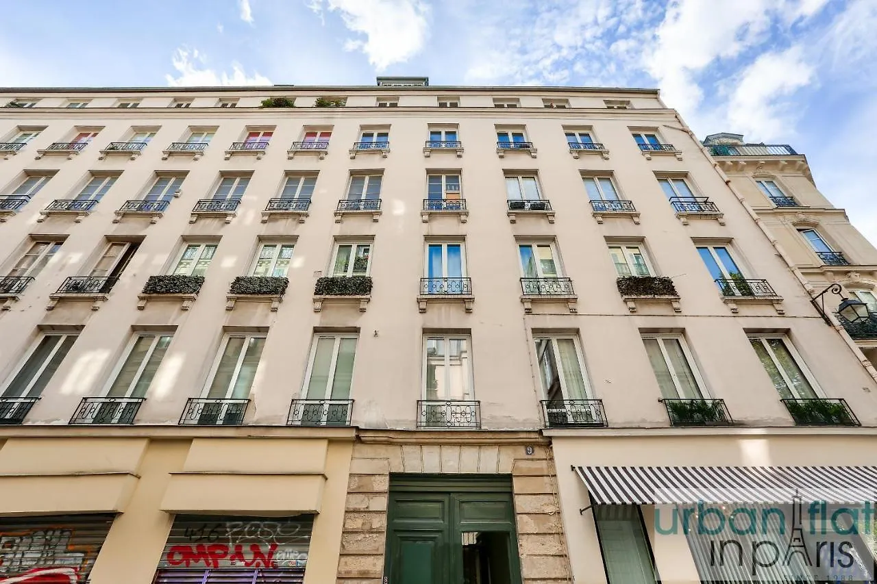 Urban Flat 70 - Authentic 3Bdr Parisian Flat Apartment 0*, Paris