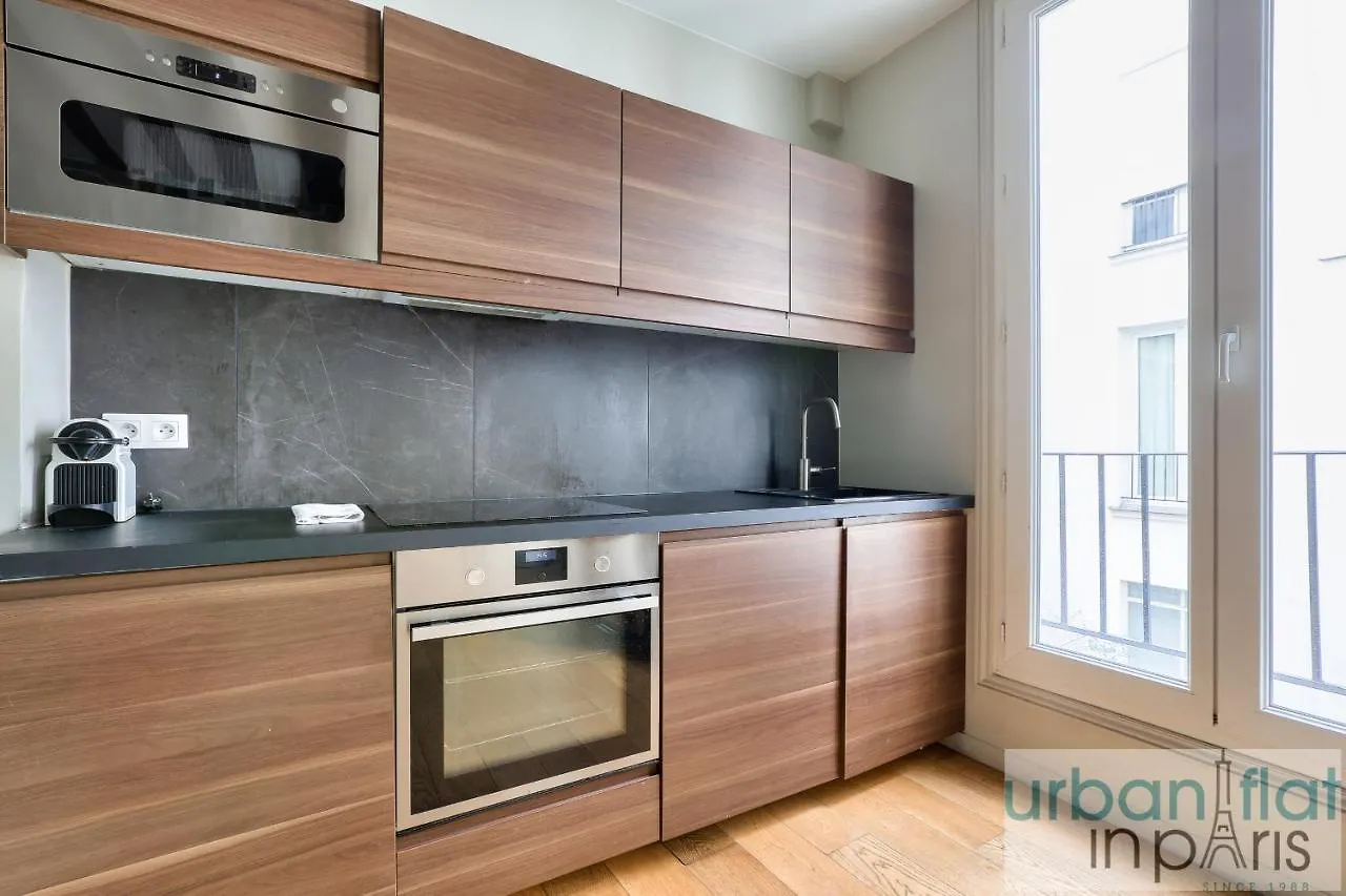 شقة Urban Flat 70 - Authentic 3Bdr Parisian Flat