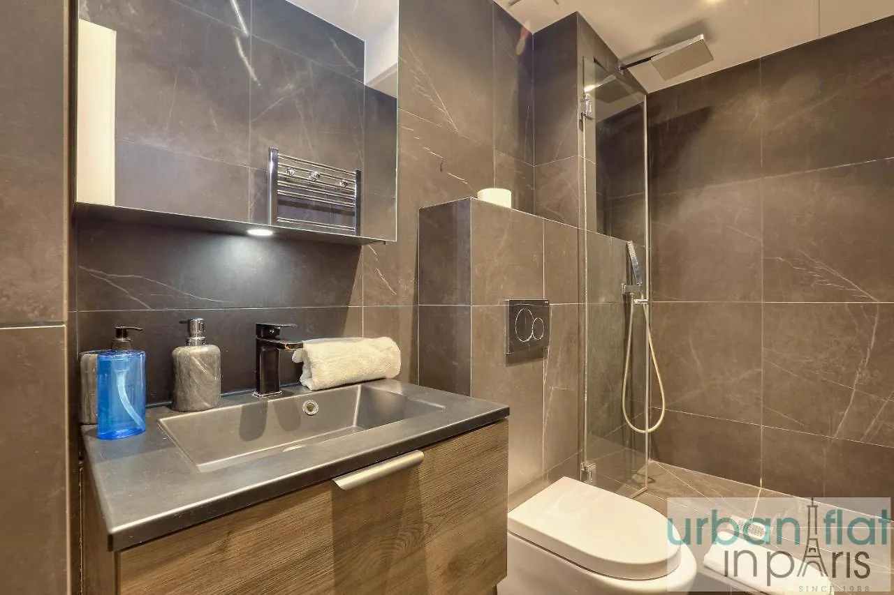 شقة Urban Flat 70 - Authentic 3Bdr Parisian Flat  باريس