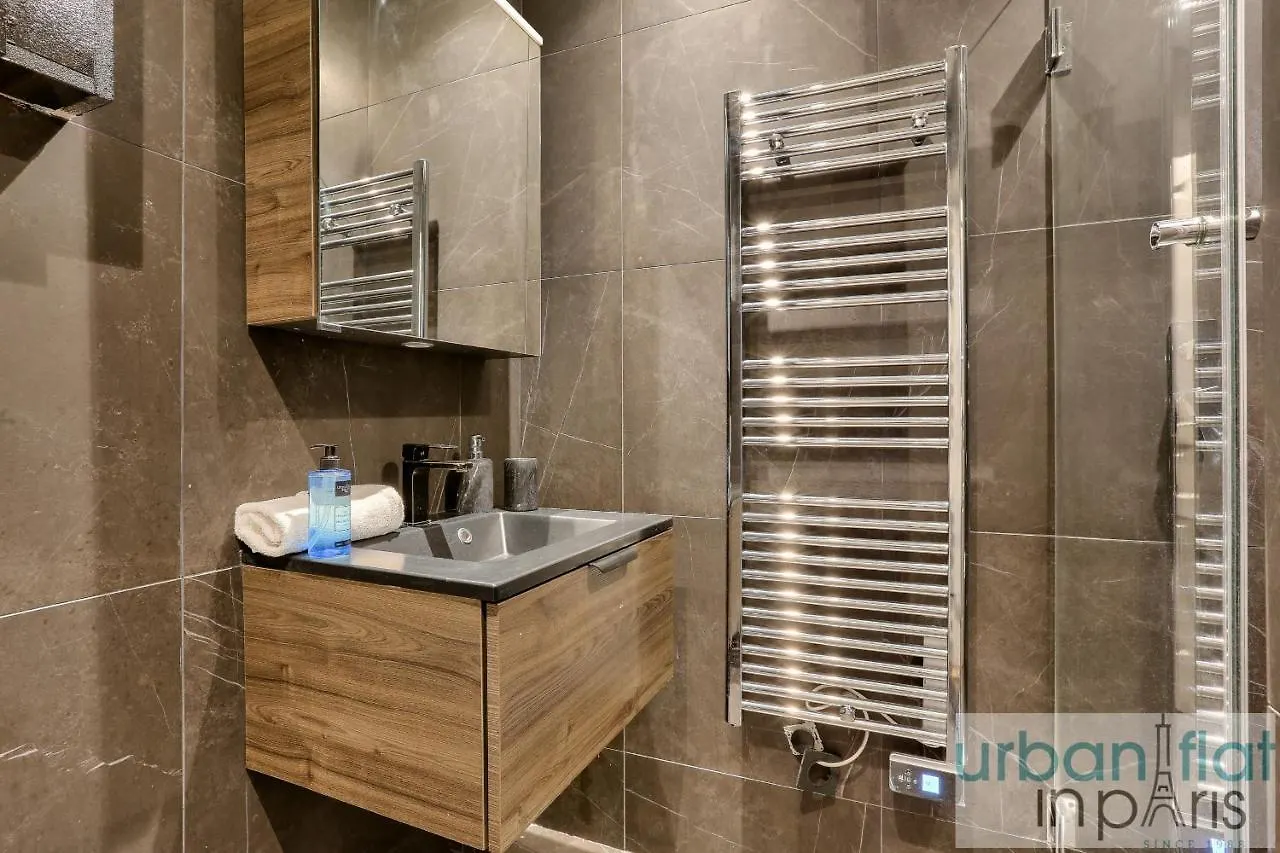 Urban Flat 70 - Authentic 3Bdr Parisian Flat Apartment 0*, Paris France