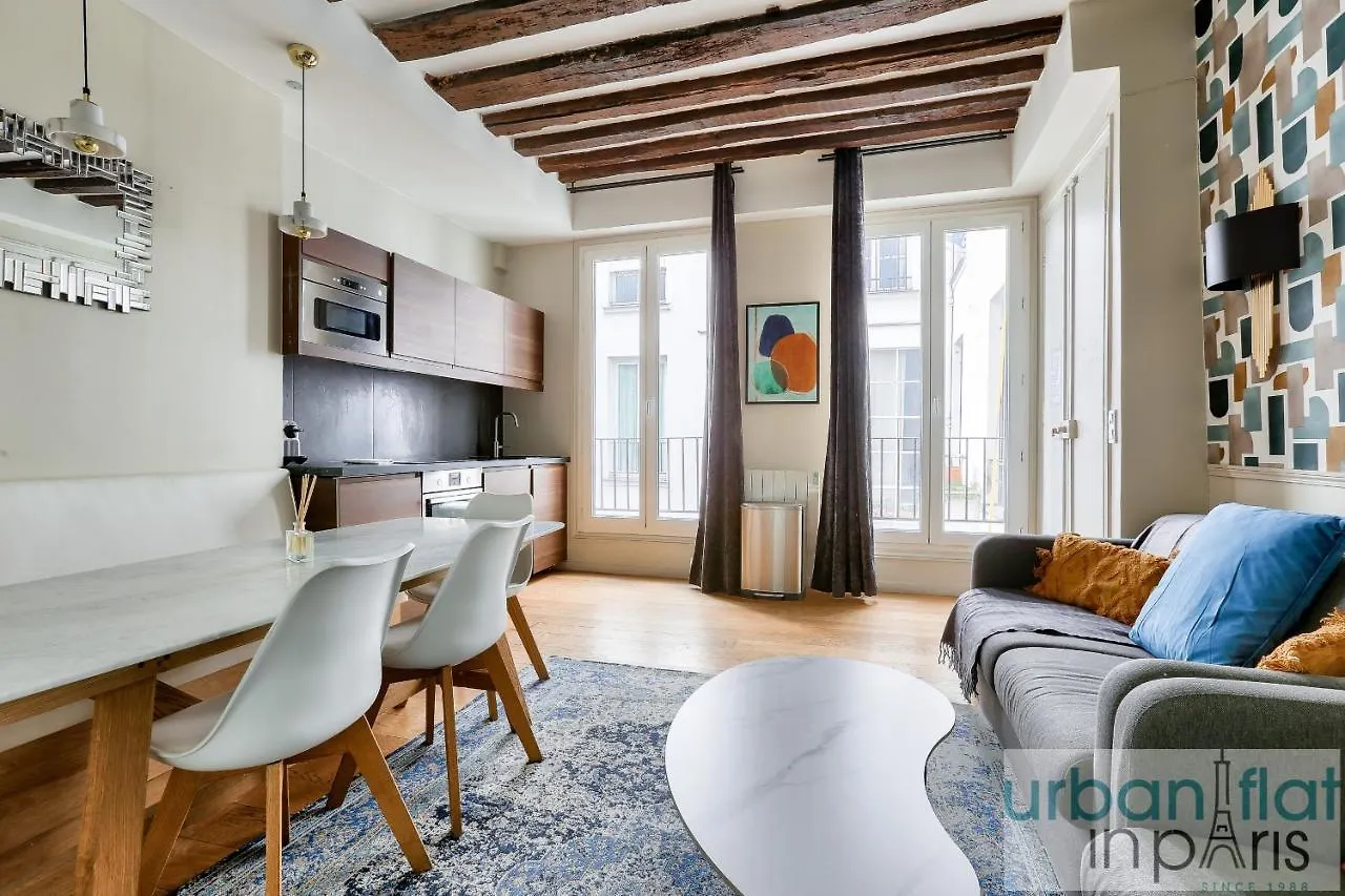 Urban Flat 70 - Authentic 3Bdr Parisian Flat Apartment