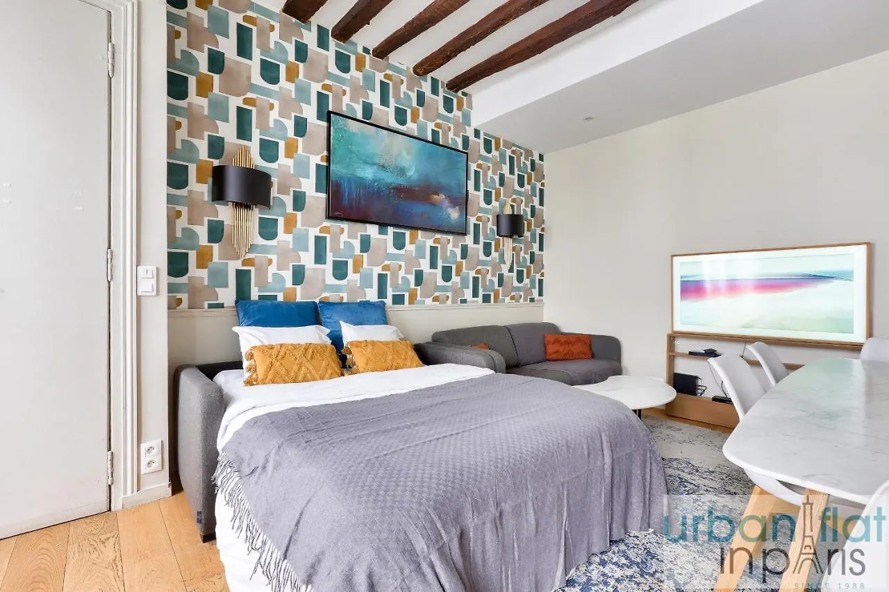 Urban Flat 70 - Authentic 3Bdr Parisian Flat Apartment