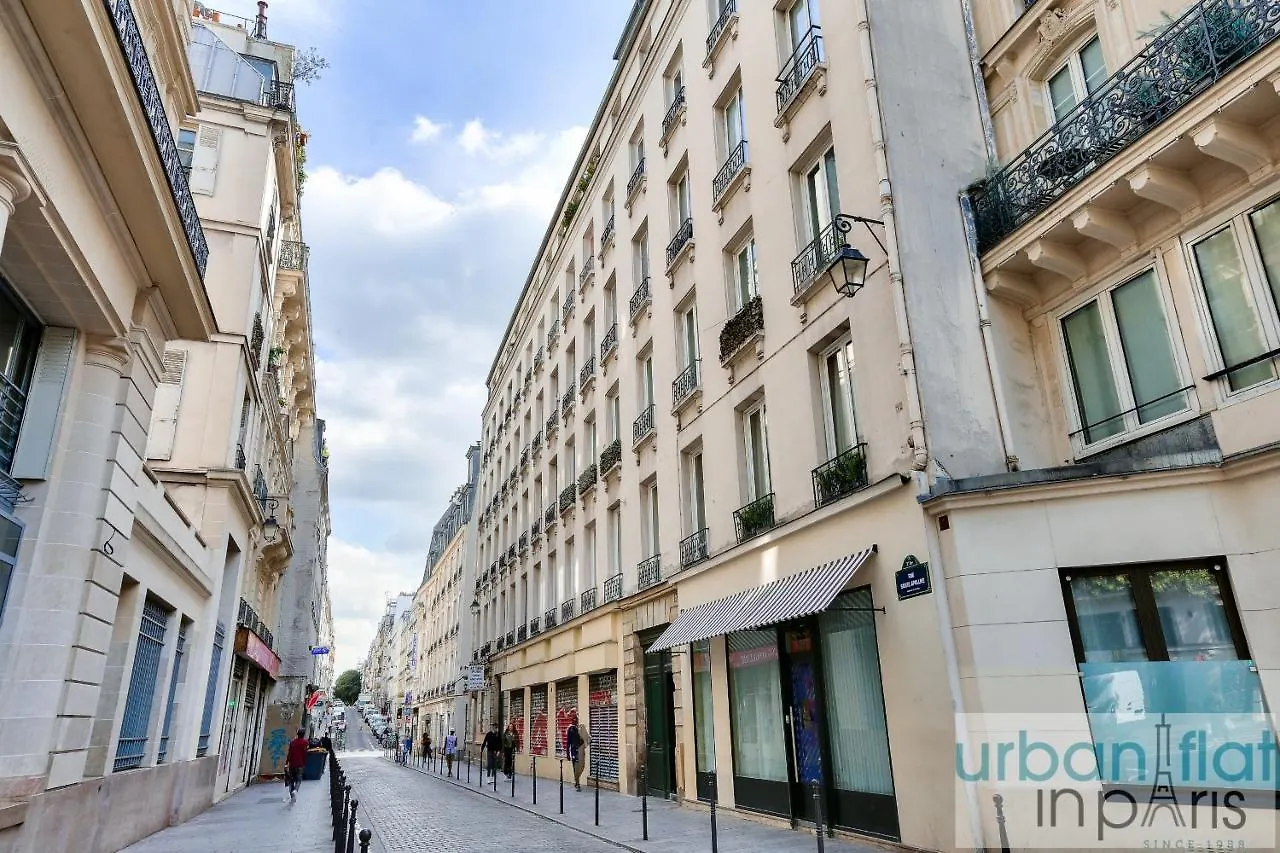 Urban Flat 70 - Authentic 3Bdr Parisian Flat Apartment Paris
